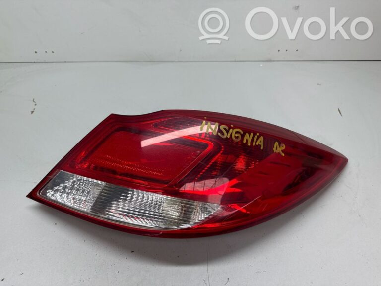 b13a9bea48a8da431927debe6bfb8ebe-ca42f165f201a17b89182cec47f4f923_rear_tail_lights