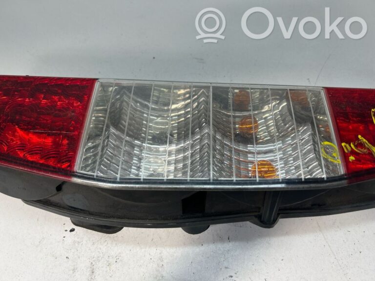 b145b6b1ce7735b3fe54525ba9626dea-ca6a7a882b9c6a4af4e10d7c3e3c07f8_rear_tail_lights