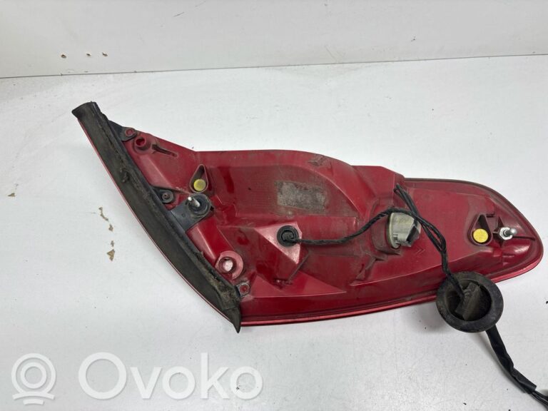 b151479fde48365c8a6e01880f195994-c297d55ef85ca9dbe44f4b367b5d37d2_rear_tail_lights