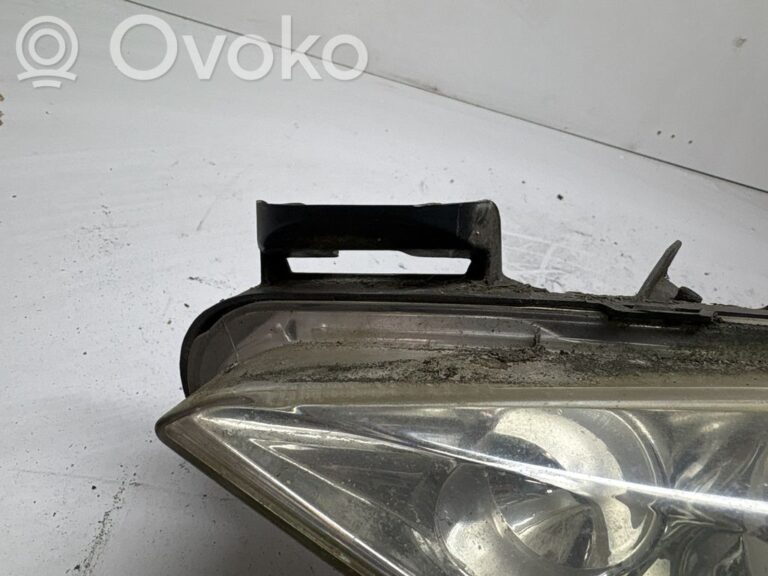 b2cdcc7bfad5f902a645a4a56efcf60f-c37f0a66424f929ebf35cf8c10469f86_headlight_headlamp