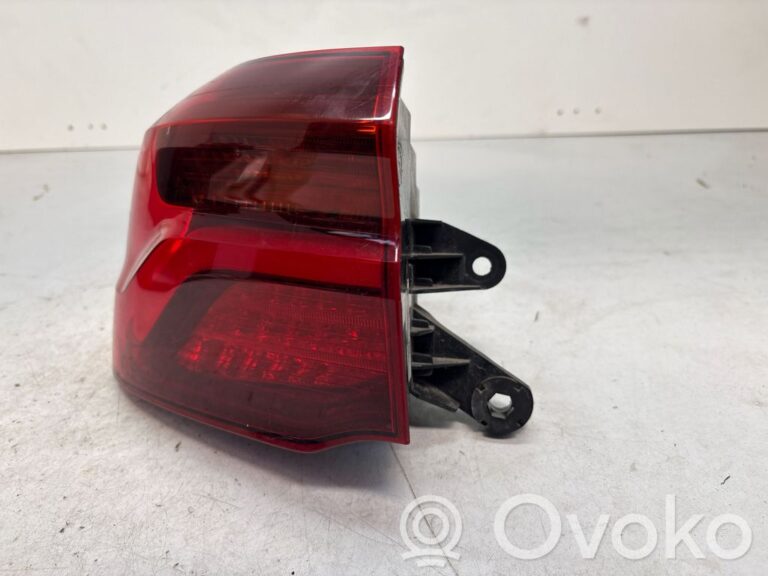 b2d6b8cd19fae9f91c3bbe26d38eca0d-a9257e7c31dd16f2e2d6ae3ac8f1b9be_rear_tail_lights