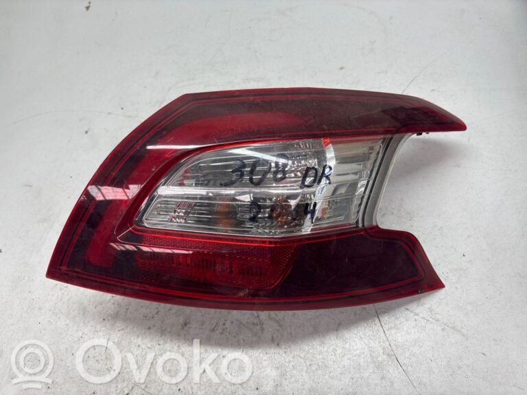 b380a225d89a9ced67d70b77f5025106-a3c31338170d960dd1a8263816ba8464_rear_tail_lights