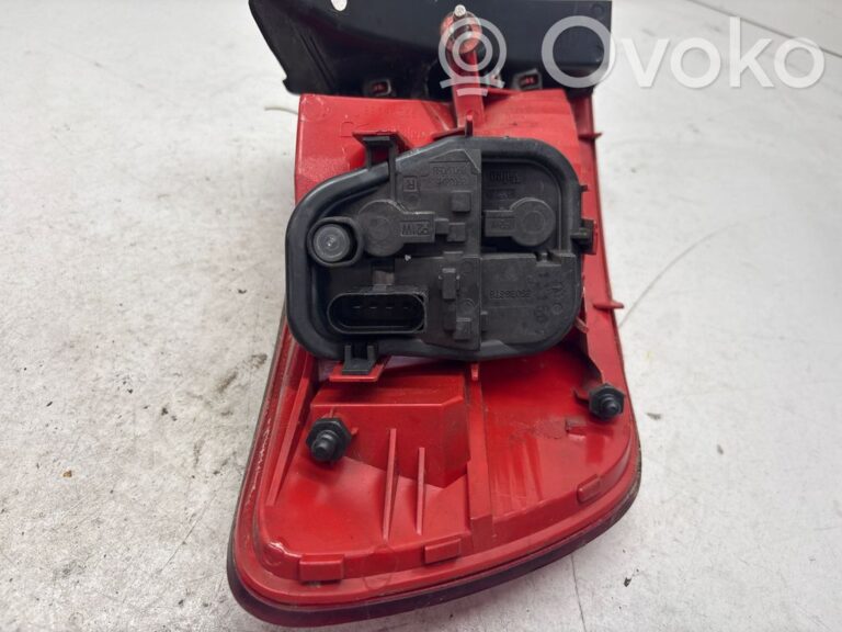 b3d47eb6db3eee07dfbbaa670c58632b-21e3d32288be599bb6043f4cfd9f6e9e_rear_tail_lights