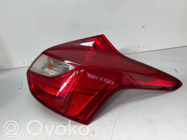 b50e51bd5a06445199e8d47821f1d2cf-bd77a7250a63bb6763860471978c9e8a_rear_tail_lights
