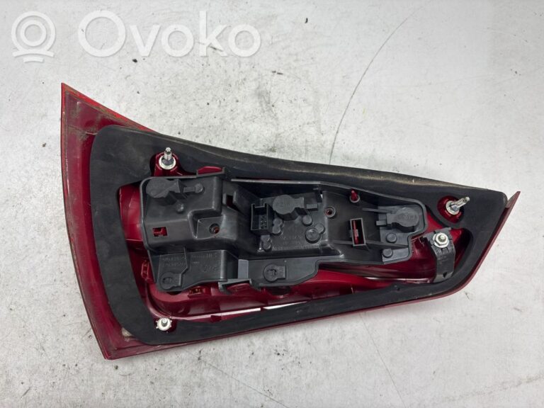 b65963654cbe50cf58d79490d07f24d6-507b7fd885bb1eb1fef38359585b1cc1_rear_tail_lights