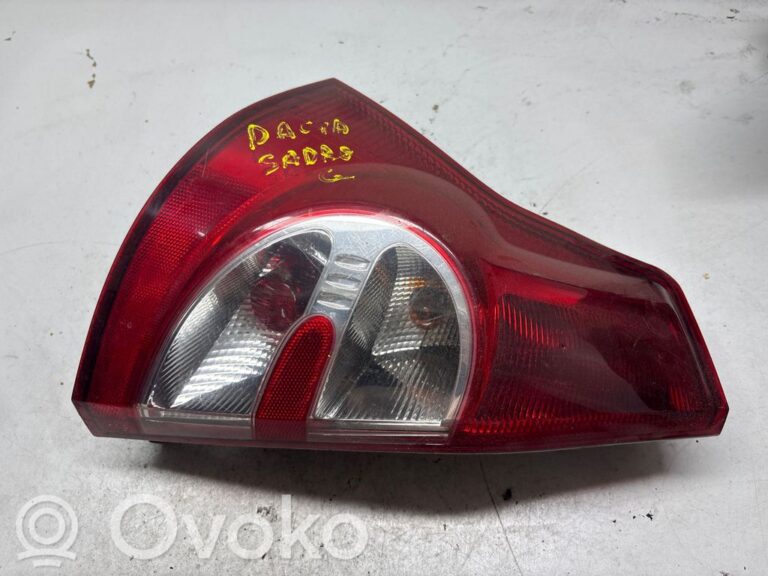 b76bea4a23b4f47da22ec5e0b535618d-38d3b9c2839a45237808a864e2affab3_rear_tail_lights