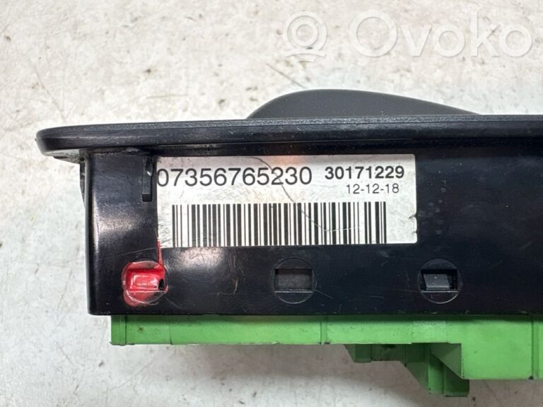 b7ad2e2c43f3a10effb217657f0bb6d4-9f96020ac27449a174d8faa2c64c7956_electric_window_control_switch