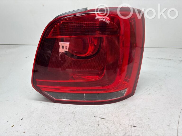 b85cf75a79c0cd7e0d4d144f18a40fe5-fbf474465428beccff4e96a3a50dae2c_rear_tail_lights