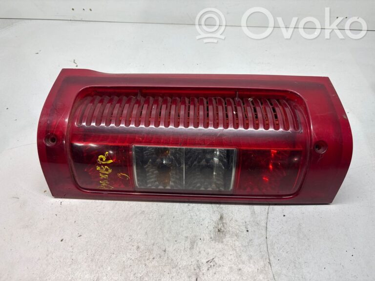 b9484d409637f2c770085962705b2b62-49ffabb059d62e386f63f9534e471c5c_rear_tail_lights