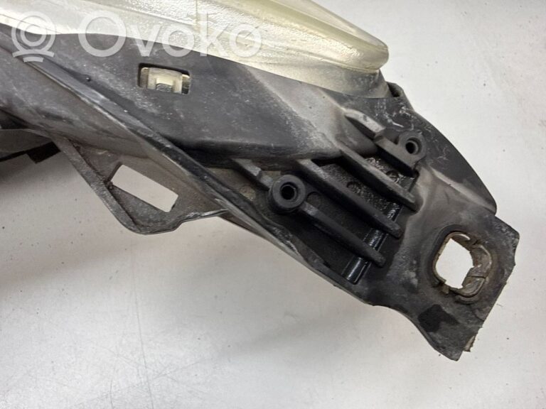 bab72c052f0e28b83415d355fd0aa24e-250a0bec85bad6c59edbf3893d13cd77_headlight_headlamp
