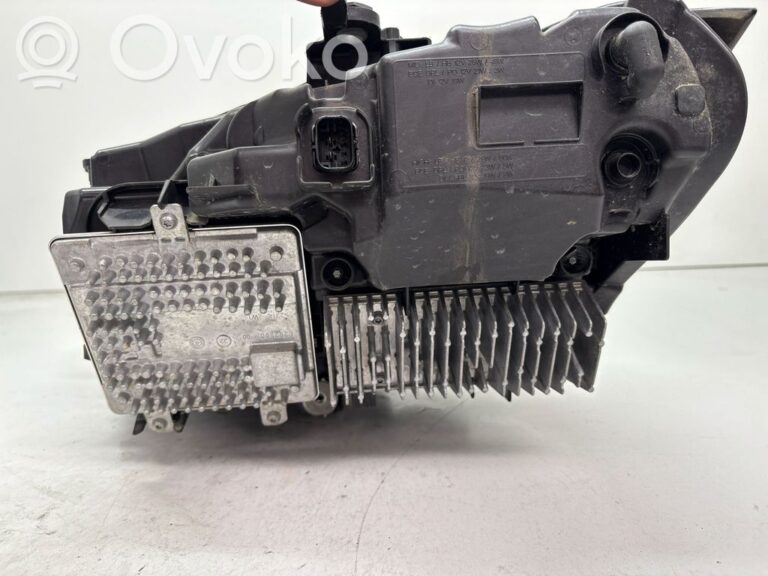 bb03b0d6fa2e335301c03b0e68afbf73-e9b9ffbc7c8f0f320f50b48ad51ecd78_headlight_headlamp
