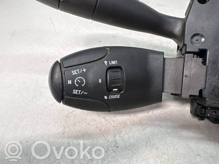 bb7b7448607b228b09f4d7c34c767a39-b3f21c8a92fa4247f282d5f09e61cdb0_light_switch
