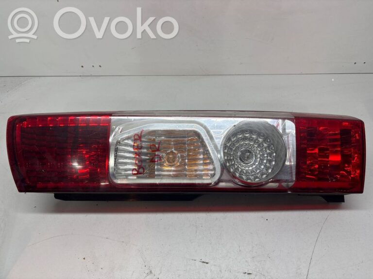 bbc0d4ffa96a08d5751b072d153ad621-6f3b2ac9b6ca886cd663e8aefadee638_rear_tail_lights