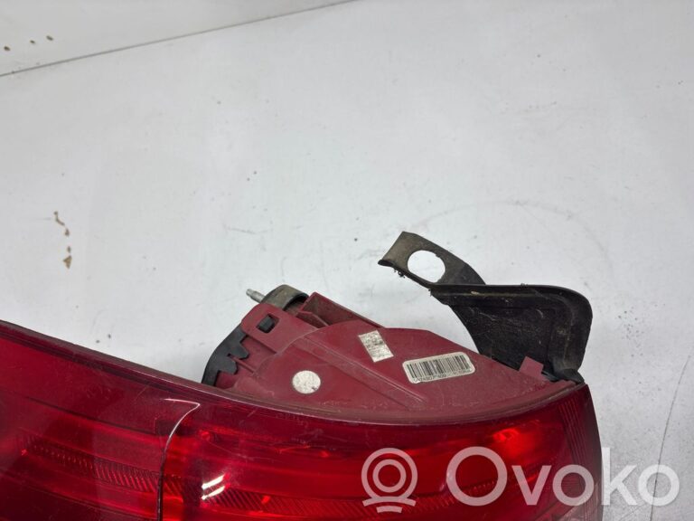 bc00bbf89a8749ae3a3a0c406f72c7e5-253e553c1298c9383496381c132a37c6_rear_tail_lights