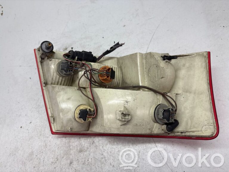 bc2755718af9cb46721d0af24e269606-3b5ad8b2e35e1229037bbc65193b2299_rear_tail_lights