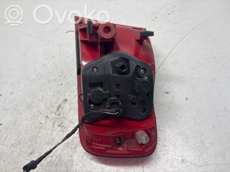 bc2d5ae6b62d28b59dfa65107f0b7062-5fca8174f1e9414296b65408decd396a_rear_tail_lights