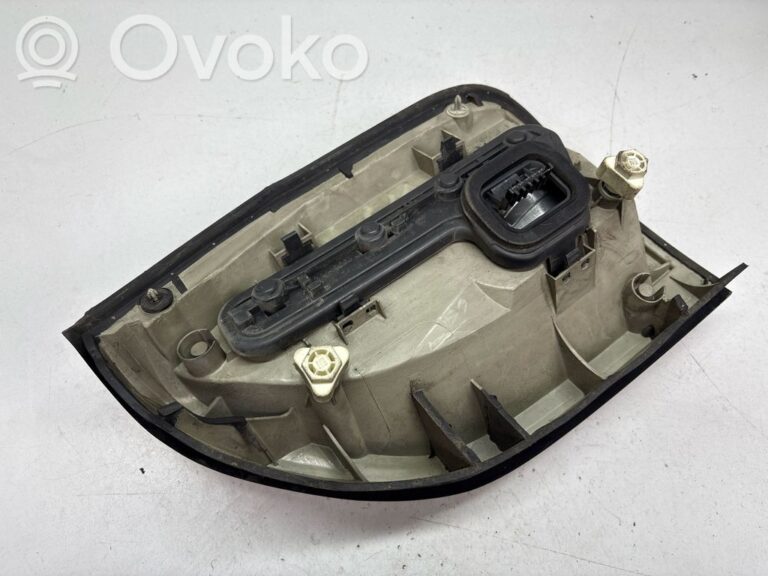 bcfd079413f3cedbd84d0b3ec526eded-18909e683549997696d3a08f778347c7_rear_tail_lights