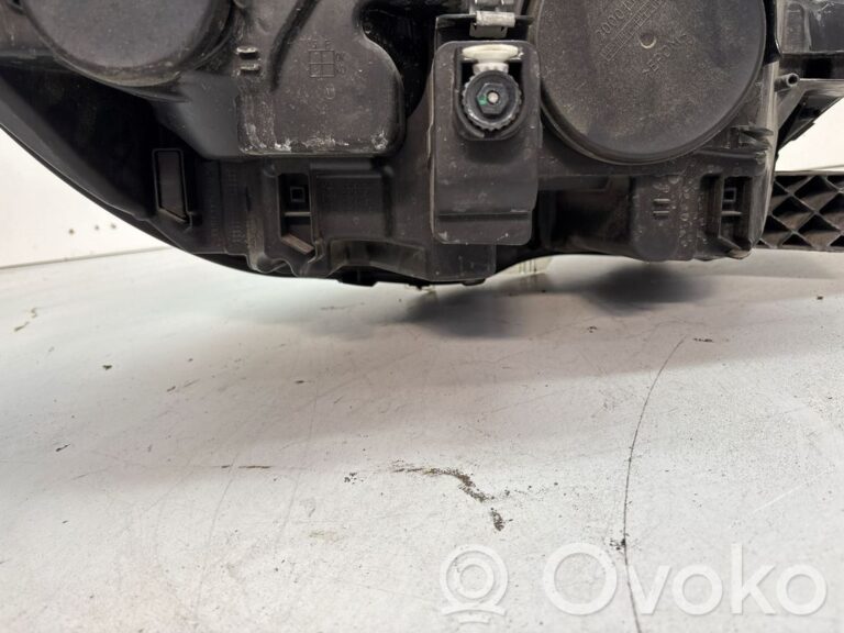 bda9a6b5a397380c19868da0b4df055e-2c1c3f1a0827baeedede2ddc46b54c7e_headlight_headlamp