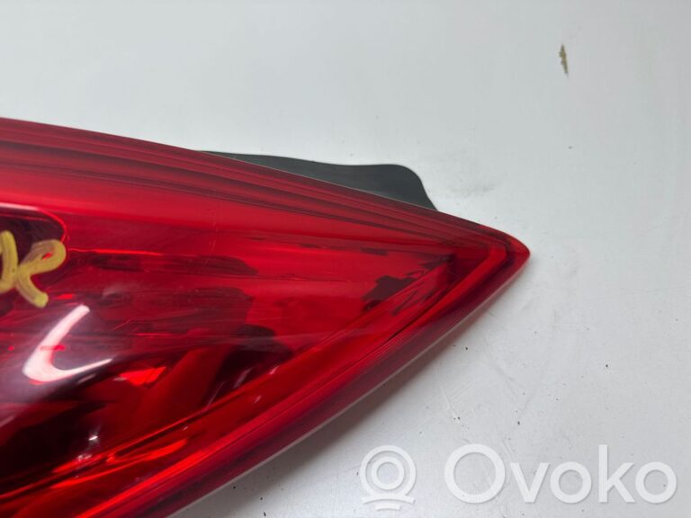 bdeb9015f3cf46c8f60e2be55ac7955a-94d075dbe49d0336ffea5de4c66e4e1a_rear_tail_lights