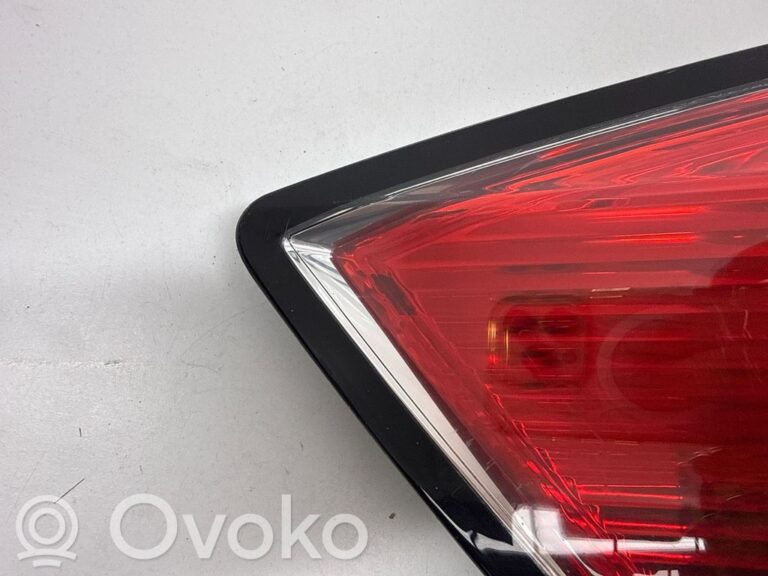 be6927bd577f08e4c521bb4b0a3251fb-07f66e0b5bb9572ef01ce7bc85cd32f8_rear_tail_lights