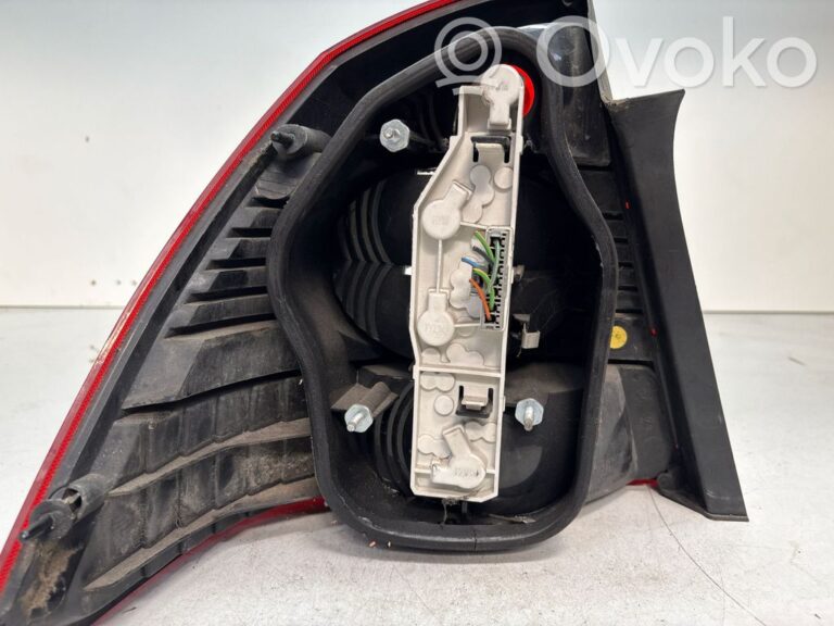 be9adfd266cea7d6187ea47be1cbb9c7-f1b0015574cd5913d53f8576afdfeecd_rear_tail_lights