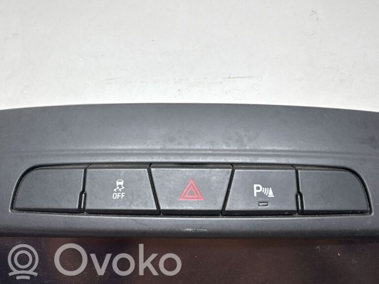 bf5eabaff0a77a93a62c8e123feb8b6c-a53542dbf645f8858da5d9569b9be3f8_climate_control_unit