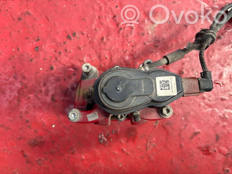 bf8958fa2bc7a53c5c1656f252d425ed-e967936639a61d8af999e9f7d8f48628_rear_brake_caliper