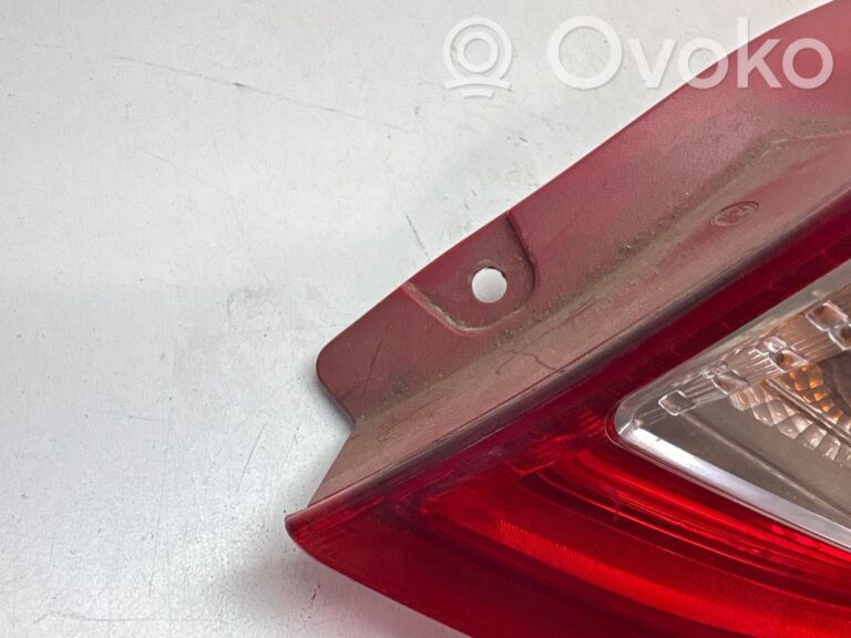 c16e4cf687608c46f57fc50d00af8256-1e6e7bbe5655b2f5d97702b2d931b5af_rear_tail_lights