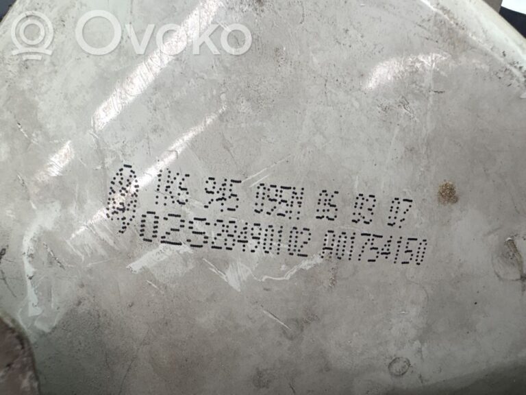 c1a3043dc9f18810d21766db42c44449-1044bb90e558c02beaa507096b57293a_rear_tail_lights