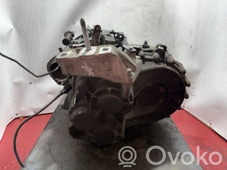 c1ad05eb37cfa92f153033d29f3ebf29-c2d600de78a2f40d8cca7d020174ec9d_manual_6_speed_gearbox