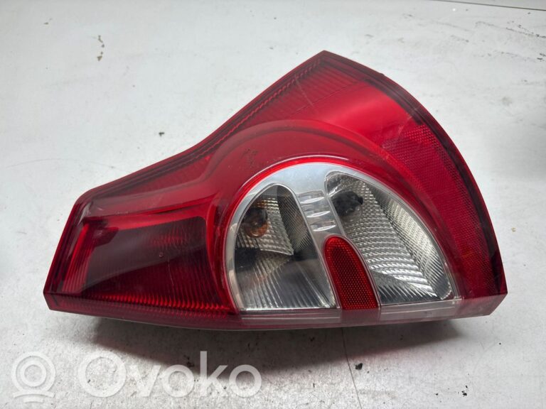 c1ca8f94634168c41864d6f4ba8d5f4a-03c12c731597b576338021acdd343852_rear_tail_lights