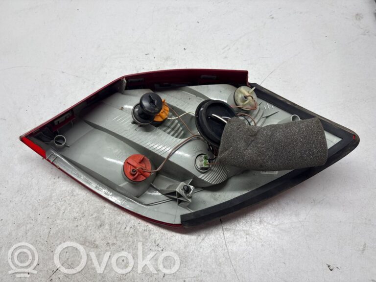 c231942aedc8f3e86d07f61bda7ab955-a8cdafdb92c9645abc1503e291ad9a45_rear_tail_lights