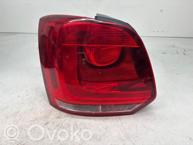 c25107fe863232f23f70503d861595f6-9637e66bec39105eb7026fa93f45294c_rear_tail_lights