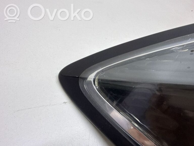 c295120e03145041a872139680c574cd-79367c16cc576df36a9878ebd3dddb3e_rear_tail_lights