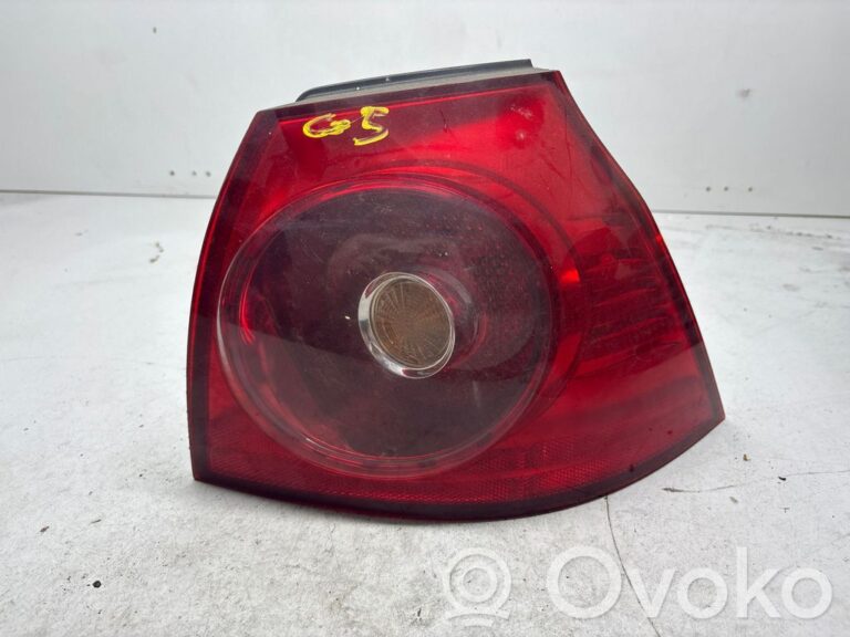 c2f43b268da581cb6736c78a2dbb972a-ccf69e101e5315550adbcda8b40a4423_rear_tail_lights