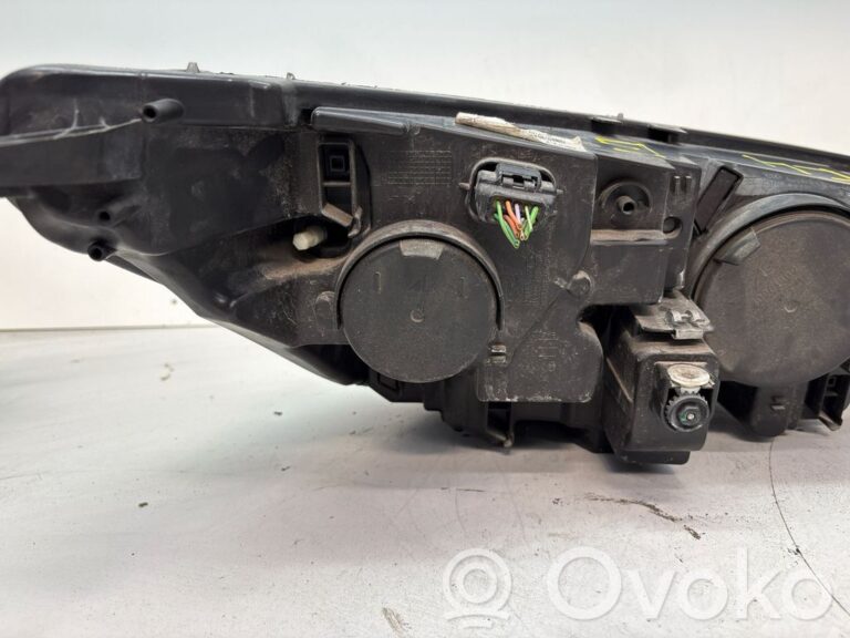 c38f9632bb06a8436866e5216cf8f017-f98057fbfa57641a59074e7a69d426c6_headlight_headlamp