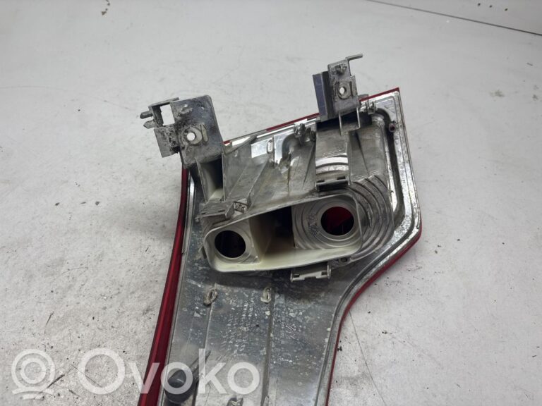 c3fb5c8f73e5da13428181ad82c62390-715af317a31955cef7b5c6f44ea0c7b2_rear_tail_lights