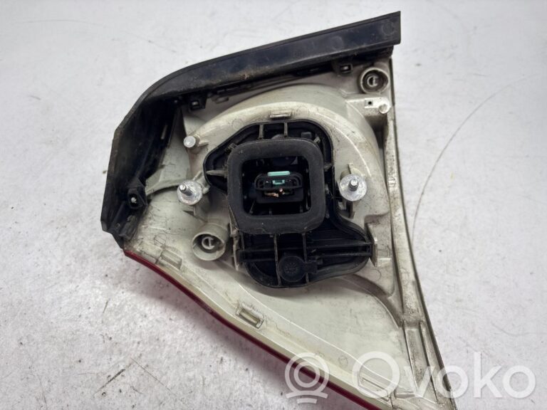 c439817728877422da92cbdc59534431-fac6390b9dbb3bddc3fe9e250edb0927_rear_tail_lights