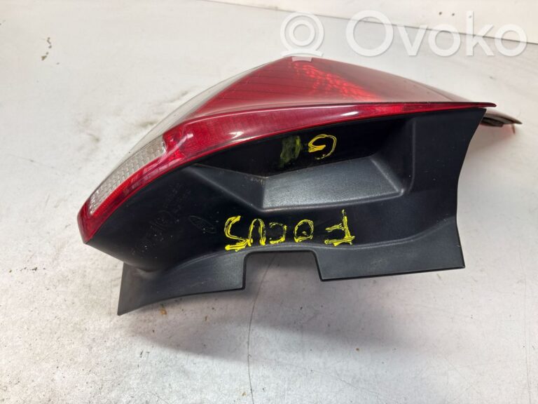 c4aebf41636f1f1a5769cf58ec27a71b-c8110dbb21760413c45f3bb21300d7db_rear_tail_lights