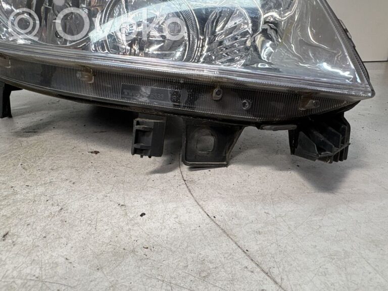 c4eef75d8c9245e93a3270e3b1155737-c8661e9da3ee52d0957d41f47d22d257_headlight_headlamp