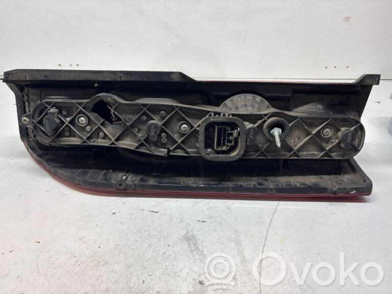 c59f5a4c47960f7ffa8589c38f61c137-c6a390b75884ea0636824c76a58a6b07_rear_tail_lights