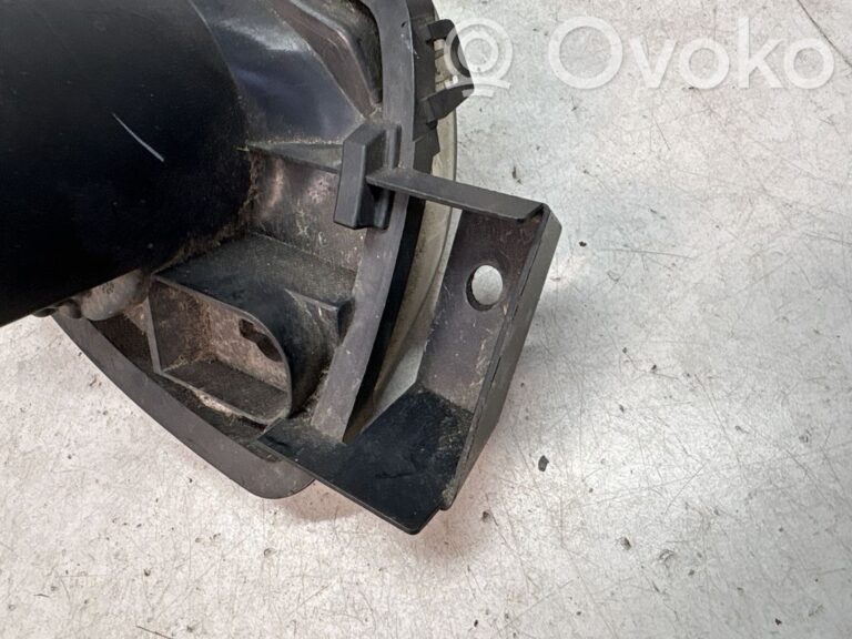 c69eff7b0c8b9ac2a6cfbfacb7ba89b6-6c9cb0b895b98e5c1cffee95217ecd2e_front_fog_light