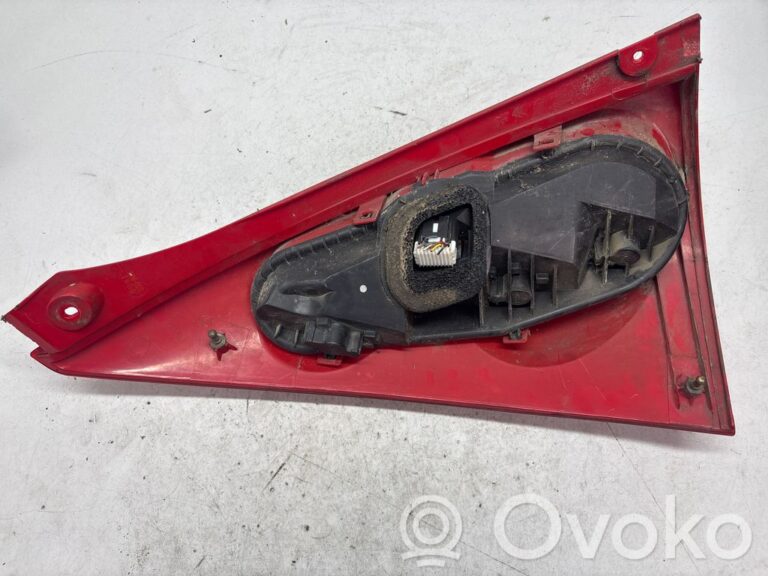 c8fcafbe917096d34146c6754417a8ef-fdf3f9f99c8082c1089c6c3ba03e3d8b_rear_tail_lights