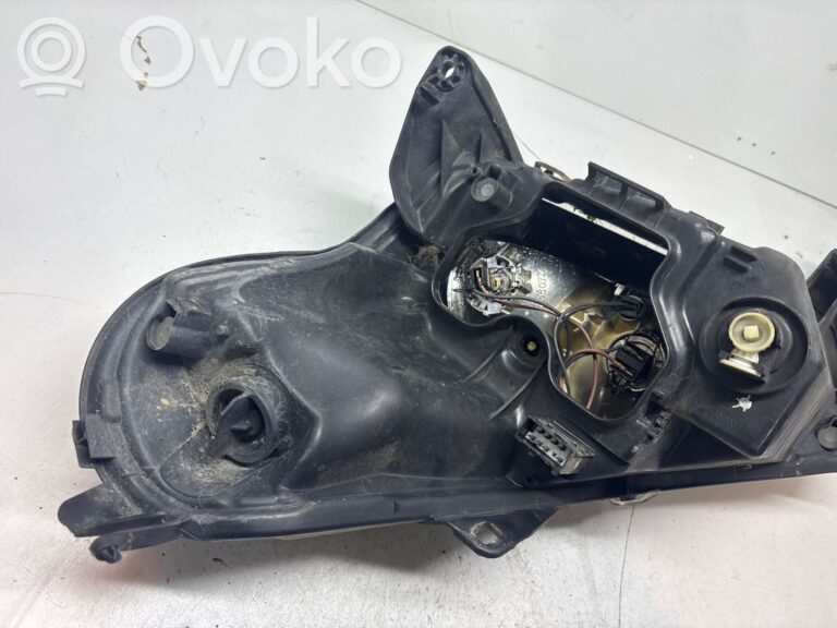 c91932a1b27587b12257e72761356f51-55ff2915f2b311fbc63361a37a1fe5e4_headlight_headlamp