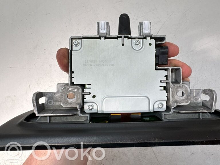c96beae46b9ed34f8932d47c55d334c7-3407ac4c0ca91e1a18b0ec5b18c2875a_head_up_display_screen