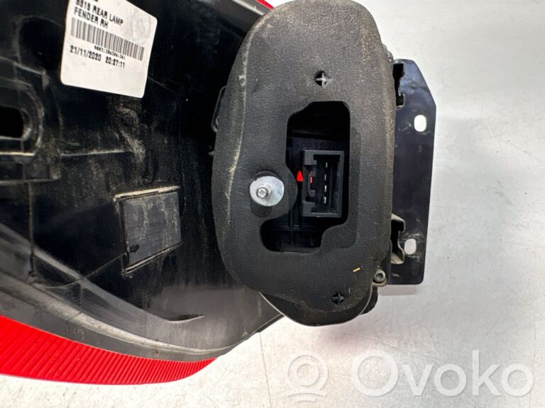 cb97a8096d4a5c7bb648dda59c8f99f0-66e3005cfa62c5e9763e84c90dd950e8_rear_tail_lights