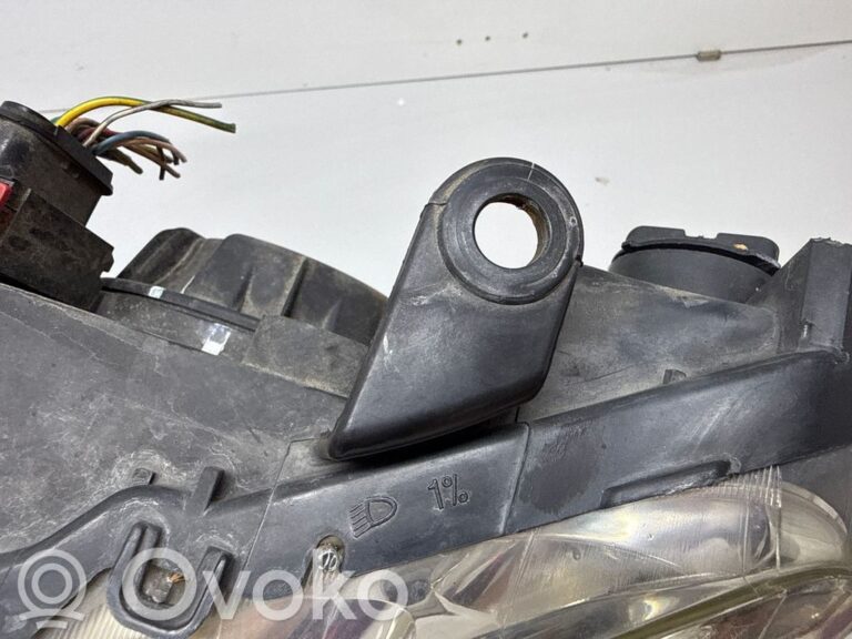 cdda84d0f91f4641ec8f9bbfc58d150f-324604845388abe2d9c935d49d03b9ae_headlight_headlamp