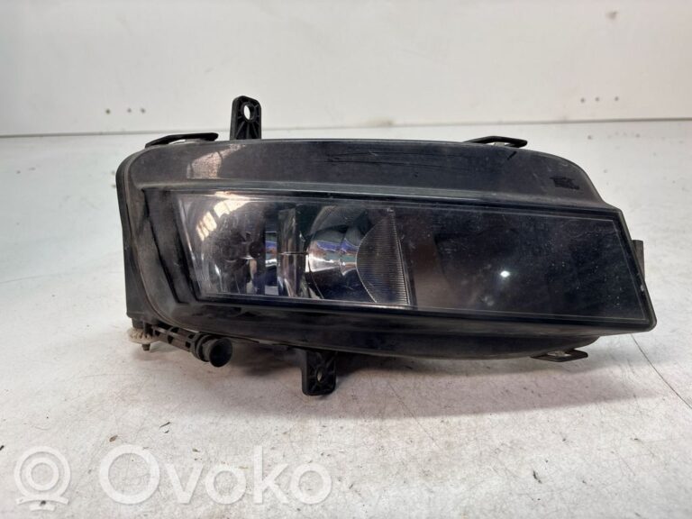 cdff2fdc948c9403e2033bfed6febea8-f4fd70628d1757c198745d45607e8393_front_fog_light