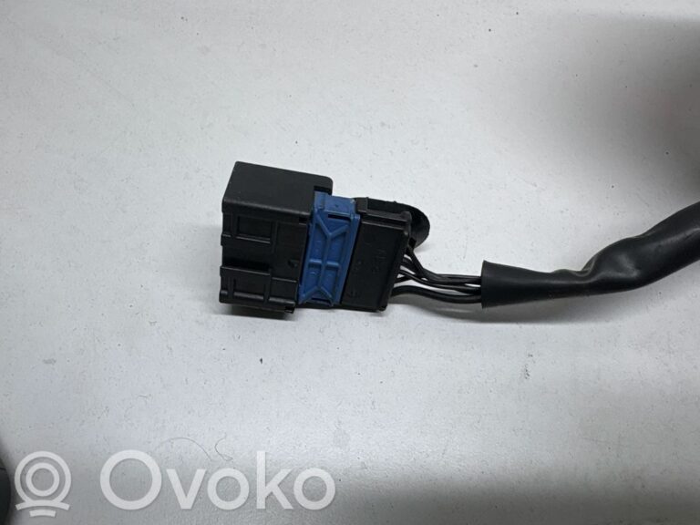 ce1a7c918da37fe622581a80ab62ecd2-4cec206f8a422e95b65d278843e85794_rear_tail_lights