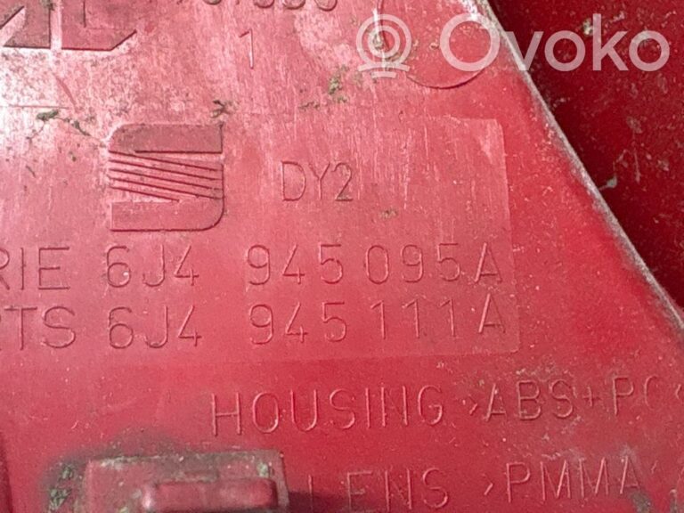 cf52aa9b3779a56cce3ec9e9387fd343-a984cced5bca69d7a6f1f00d557e02ba_rear_tail_lights
